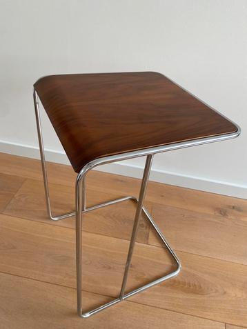 Bauhaus stijl tafeltje - bijzettafeltje van chroom en hout beschikbaar voor biedingen