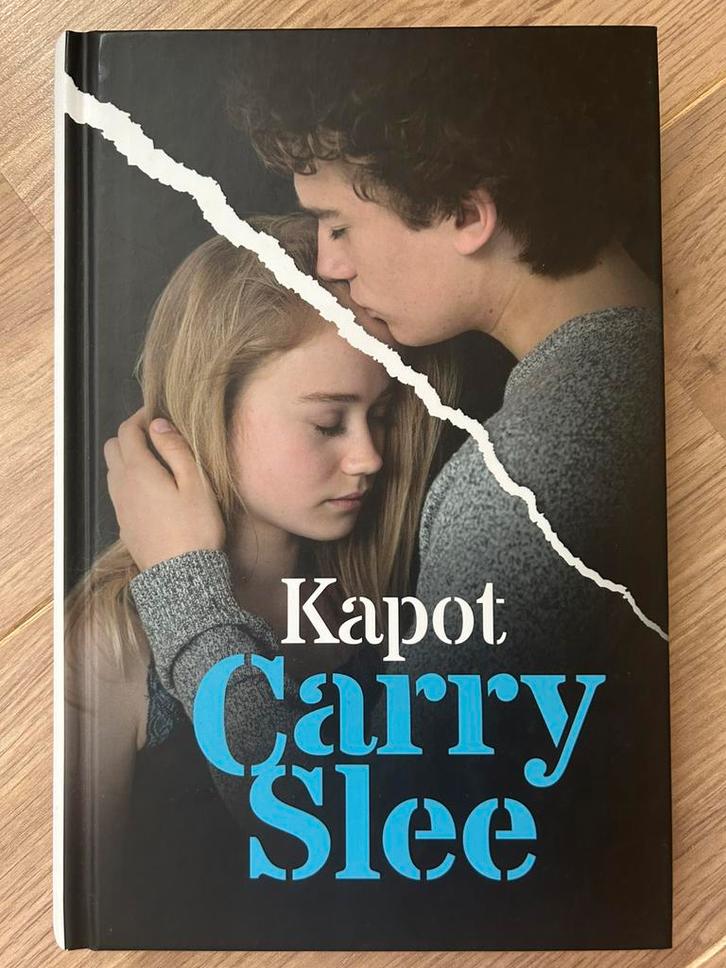 Carry Slee - Kapot, Boeken, Kinderboeken | Jeugd | 13 jaar en ouder, Zo goed als nieuw, Ophalen of Verzenden