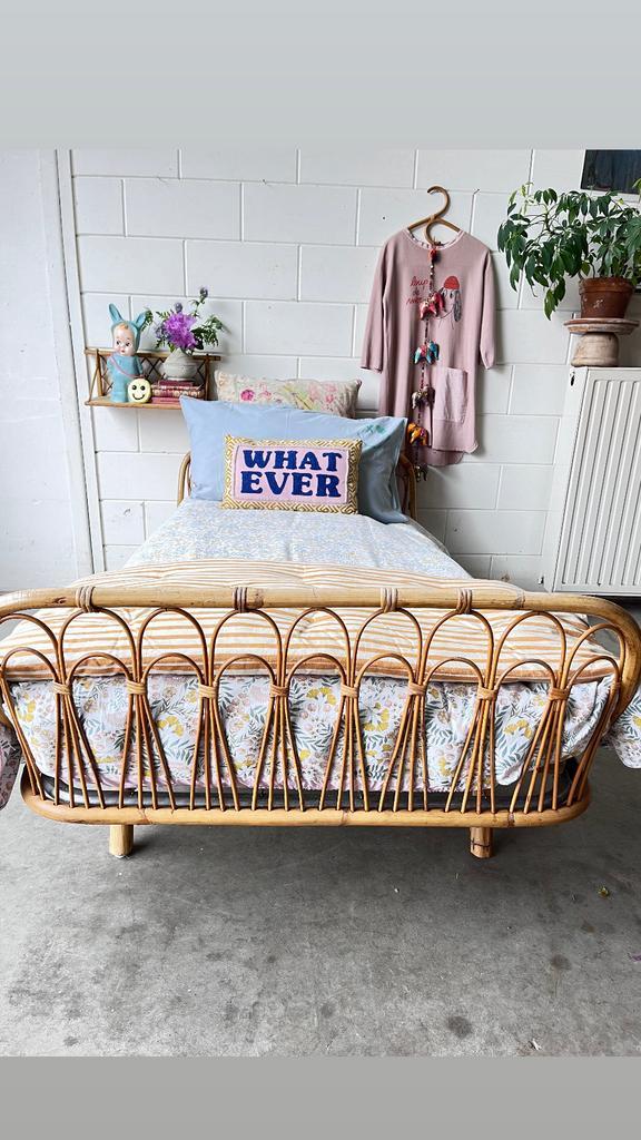 Rotan bed vintage bed rotan daybed rotan, Kinderen en Baby's, Kinderkamer | Bedden, Gebruikt, 180 cm of meer, 85 tot 100 cm, Ophalen