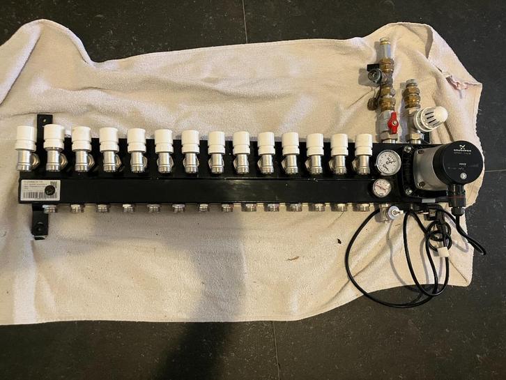 VTE Slim Verdeler 14-groeps Grundfos Alpha 2L 15-60 BP pomp, Doe-het-zelf en Verbouw, Verwarming en Radiatoren, Gebruikt, Overige typen