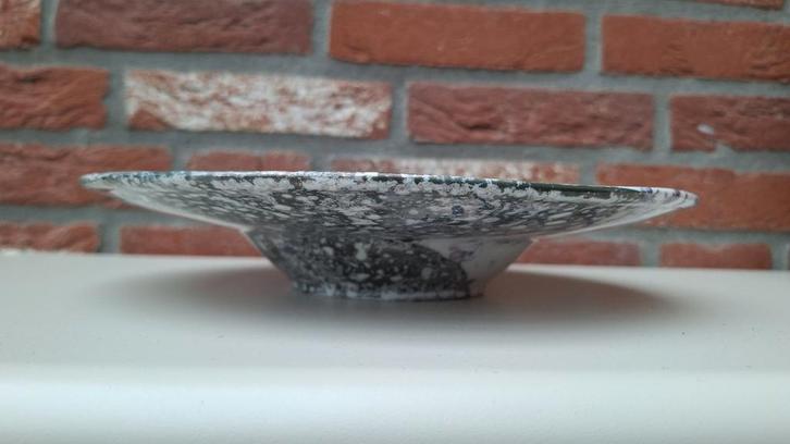 Uniek Porseleinen Kunstbord - Gesigneerd, Huis en Inrichting, Woonaccessoires | Schalen en Manden, Gebruikt, Schaal, Rond, Porselein of Keramiek