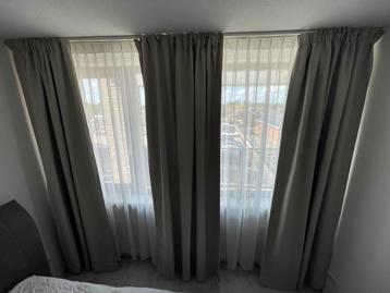 2 stuks Witte vitrage gordijnen, 153x240cm afmeting per stuk beschikbaar voor biedingen