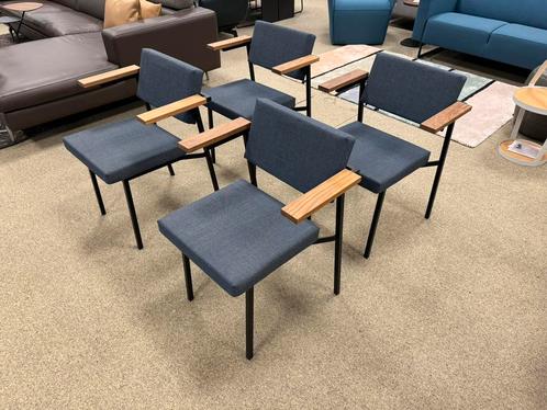 4 Nieuw Spectrum SE 69 Eetkamerstoel Stof Design stoel, Huis en Inrichting, Stoelen, Nieuw, Vier, Stof, Blauw, Ophalen of Verzenden