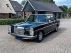 Mercedes W115 restomod | 1.8 injectie M111 | Youngtimer, Auto's, Automaat, Achterwielaandrijving, Zwart, 4 cilinders