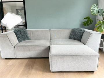 Zuiver designbank, 3,5 zits, grijs inclusief hocker beschikbaar voor biedingen