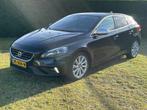 Volvo V40 2.0 D2 120PK 2015 Zwart org.NL Volledig ondehouden, Auto's, Volvo, Voorwielaandrijving, 4 cilinders, 1969 cc, Leder en Stof