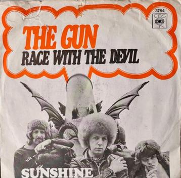 The Gun - Race with the devil