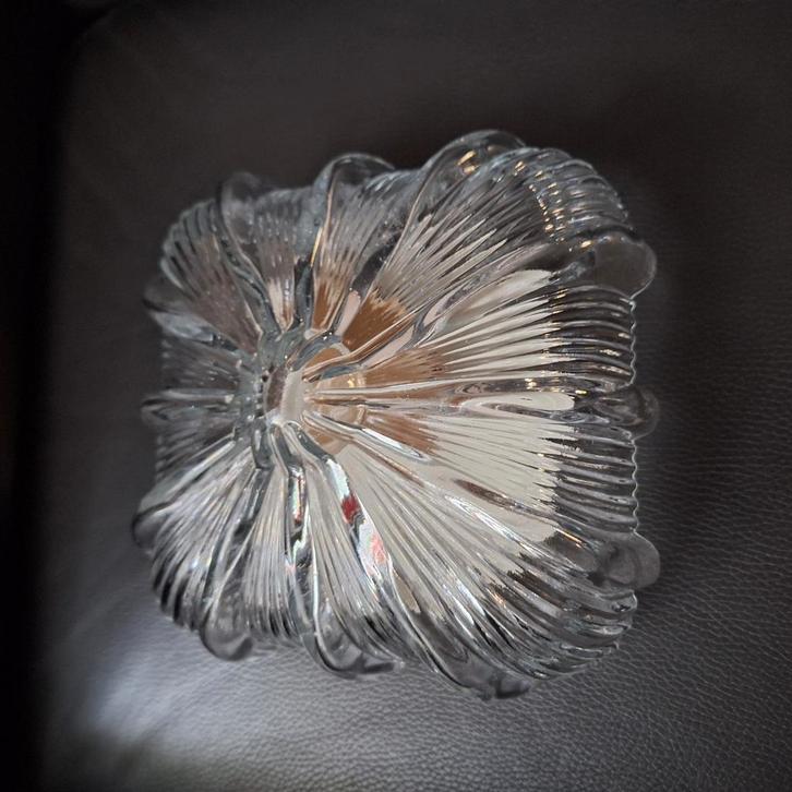 Twee mooie originele vintage plafonnieres, Huis en Inrichting, Lampen | Plafondlampen, Zo goed als nieuw, Glas, Metaal, Ophalen of Verzenden