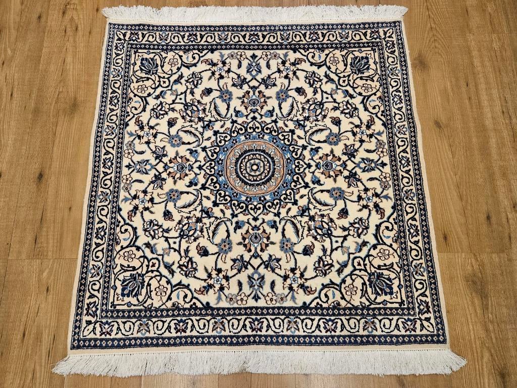 Vintage handgeknoopt perzisch tapijt nain 9la 110x97, Info@SlatsAntiek.nl, 100 tot 150 cm, Perzisch, Rechthoekig
