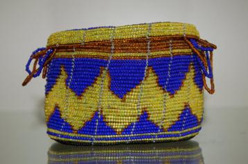 Origineel Afrikaans kralentasje beschikbaar voor biedingen