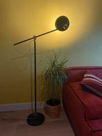 Zwarte vloerlamp, Huis en Inrichting, Lampen | Vloerlampen, Ophalen, Metaal, 100 tot 150 cm, Zo goed als nieuw