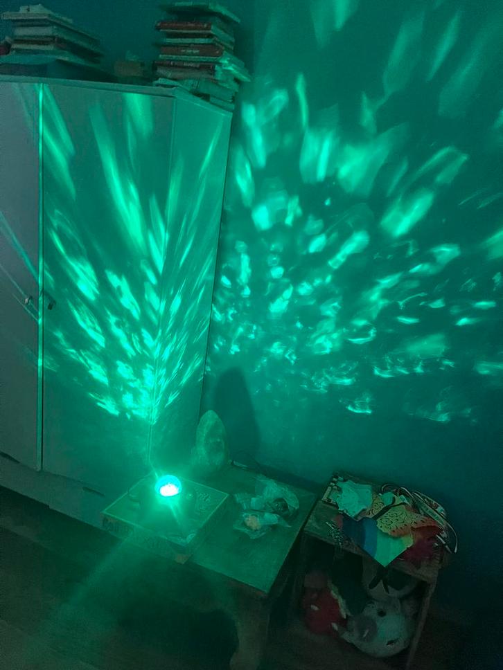 Sfeervolle Projectielamp, Huis en Inrichting, Lampen | Hanglampen, Gebruikt, Minder dan 50 cm, Kunststof, Ophalen of Verzenden