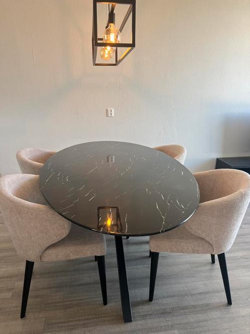 Ovale eettafel marmer look met 4 stoelen, Huis en Inrichting, Complete eetkamers, Gebruikt, Ophalen of Verzenden