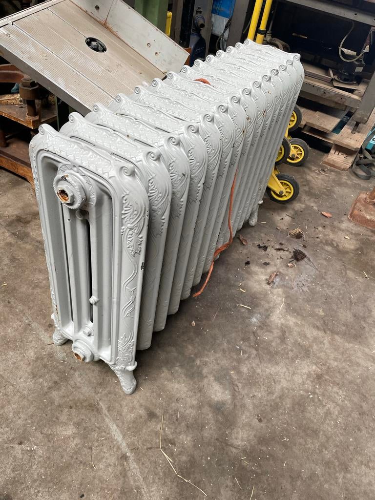 Gietijzeren Radiator - Klassiek Design, Ophalen, 30 tot 80 cm, Gebruikt, Radiator