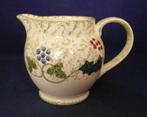 Poole Pottery Winter Vine - melkkannetje hulst / druiven, Huis en Inrichting, Keuken | Servies, Ophalen of Verzenden, Zo goed als nieuw