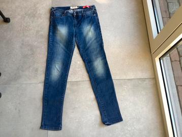 Leuke donkere MET jeans maat 30 beschikbaar voor biedingen