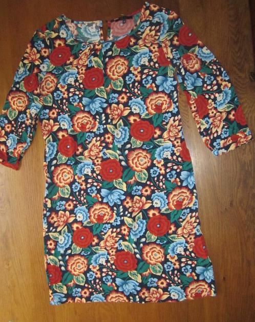 King louie jurk maat 38/M bloemen donkerblauw als nieuw, Kleding | Dames, Jurken, Zo goed als nieuw, Maat 38/40 (M), Blauw, Onder de knie