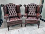 Prachtige Set (2) antiek bruin Chesterfield Wing Oorfauteuil, Huis en Inrichting, Banken | Bankstellen, Nieuw, Chesterfield, Minder dan 150 cm