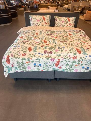 Boxspring met Auping matrassen  beschikbaar voor biedingen