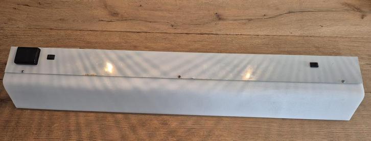 Keuken TL-balk met Stopcontact – Knaus Südwind, Huis en Inrichting, Lampen | Plafondlampen, Gebruikt, Kunststof, Ophalen of Verzenden