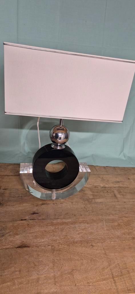 Moderne Tafellamp met kunststof voet, Huis en Inrichting, Lampen | Vloerlampen, Zo goed als nieuw, Minder dan 100 cm, Glas, Metaal