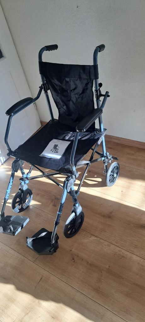 Opklapbare lichtgewicht rolstoel, Diversen, Rolstoelen, Zo goed als nieuw, Duwrolstoel, Ophalen of Verzenden