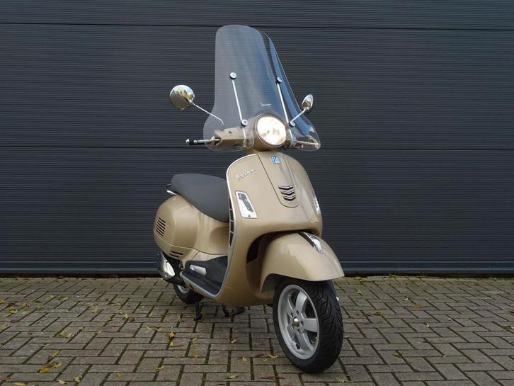 VESPA GTS 300 ABS motorscooter 300cc GTS 300, Motoren, Motoren | Piaggio, Bedrijf, Scooter, 12 t/m 35 kW, Minimaal motorrijbewijs A2