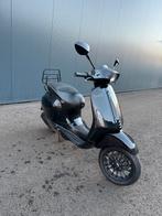 Vespa sprint 4takt ~ Metalic zwart, black on black, D, Ophalen of Verzenden, Zo goed als nieuw, Benzine