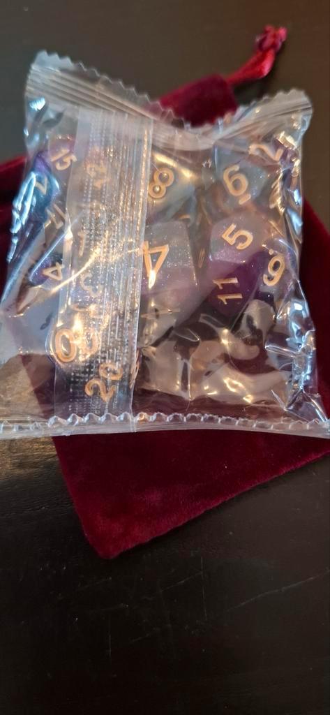 Nieuwe Dice Set - D&D, Pathfinder + Buideltje, Hobby en Vrije tijd, Gezelschapsspellen | Bordspellen, Nieuw, Een of twee spelers