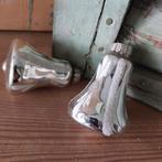 B1119 oude kerstbal klok bel zilver 7 cm, Diversen, Kerst, Ophalen of Verzenden, Gebruikt