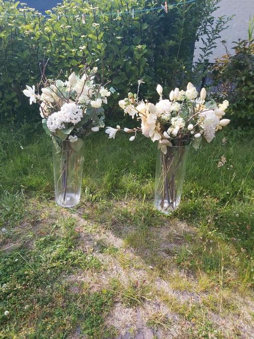 Prachtige  kunstboeket in grote vaas van dik glas., Huis en Inrichting, Woonaccessoires | Kunstplanten en Kunstbloemen, Zo goed als nieuw