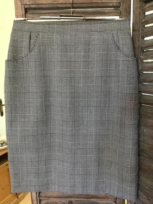 Geruite, zwarte rok (mt 40), Kleding | Dames, Rokken, Zo goed als nieuw, Maat 38/40 (M), Zwart, Knielengte, Ophalen of Verzenden