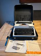 Vintage zgan verkerende typemachine merk Robotron, de Erika, Ophalen of Verzenden, Zo goed als nieuw