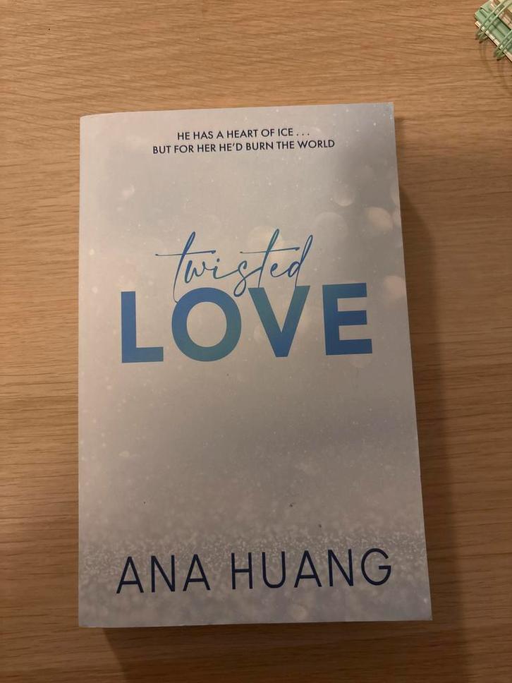 Twisted Love - Ana Huang, Boeken, Romans, Zo goed als nieuw, Nederland, Ophalen