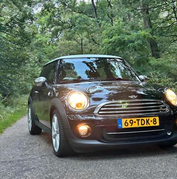 Mini Cooper 1.6 90kw 122pk 2012 nieuwe apk zwart Apple car beschikbaar voor biedingen