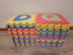 Puzzelmat foam tegels letters en cijfers 70 stuk, Ophalen of Verzenden, Gebruikt