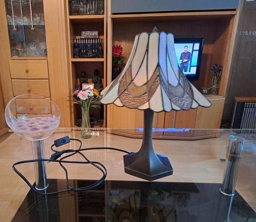 Glas in Lood Stijlvolle Tafellamp, Huis en Inrichting, Lampen | Tafellampen, Gebruikt, Minder dan 50 cm, Glas, Metaal, Ophalen of Verzenden