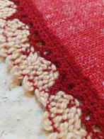 Retro tafelkleed koraalrood gehaakte rand 152/127, Huis en Inrichting, Tafelkleden, Gebruikt, Etten-Leur, DJT@dejuistetoon.eu