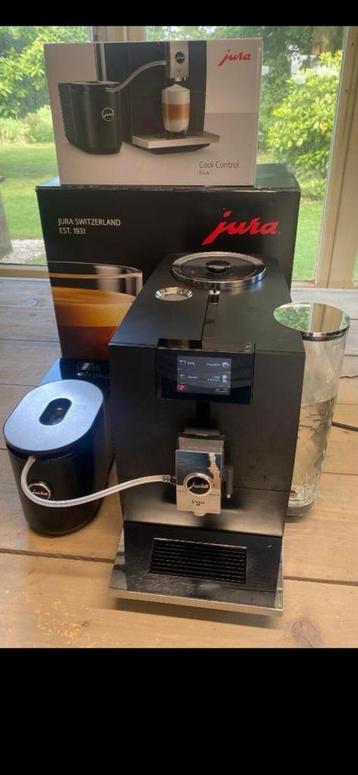 Jura Ena 8 Touch de Luxe uitvoering met coolcontrol beschikbaar voor biedingen