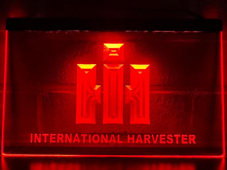 Led Lichtbord INTERNATIONAL HARVESTER 2d neon look, Verzamelen, Merken en Reclamevoorwerpen, Nieuw, Lichtbak of (neon) lamp, Ophalen of Verzenden