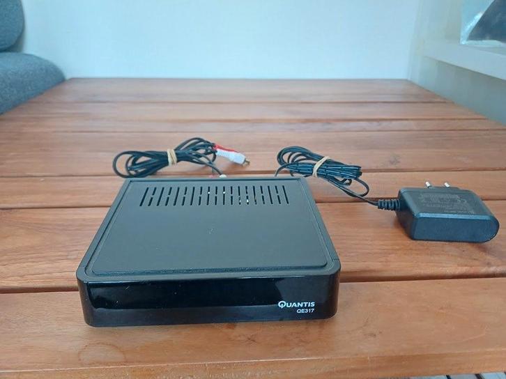 Quantis QE317 digitale radio tuner kabel ziggo, Audio, Tv en Foto, Tuners, Zo goed als nieuw, Ophalen of Verzenden