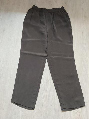 BROEK beschikbaar voor biedingen