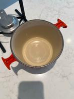 Le Creuset Fondue Set La Mama - Kersenrood, Gietijzer, Ophalen of Verzenden, Zo goed als nieuw, Keramische plaat