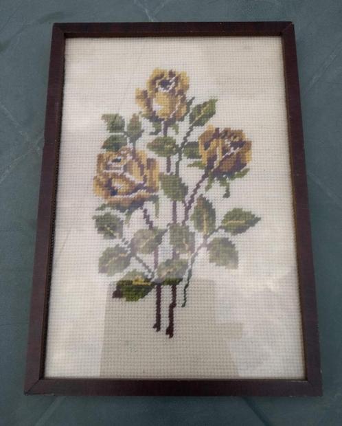 Geborduurd schilderij achter glas gele rozen 28 x 20 cm, Hobby en Vrije tijd, Borduren en Borduurmachines, Zo goed als nieuw, Overige typen