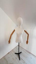 Mannequin, Ophalen, Zo goed als nieuw