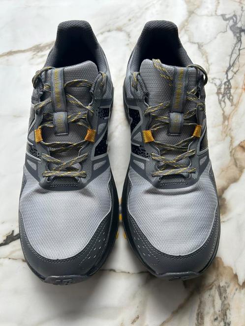 New Balance T410 sportschoenen grijs/geel, Sport en Fitness, Loopsport en Atletiek, Zo goed als nieuw, Hardloopschoenen, Overige merken