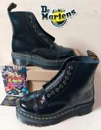 Dr. Martens Sinclair, Black Distressed Patent Maat: 41 UK7, Kleding | Dames, Schoenen, Nieuw, Ophalen of Verzenden, Hoge laarzen