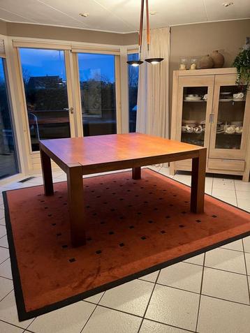 Massief eiken tafel. Lekker robuust en ruim. beschikbaar voor biedingen
