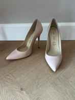 Buffalo nude leren pumps - maat 39, Pumps, Beige, Ophalen of Verzenden, Zo goed als nieuw