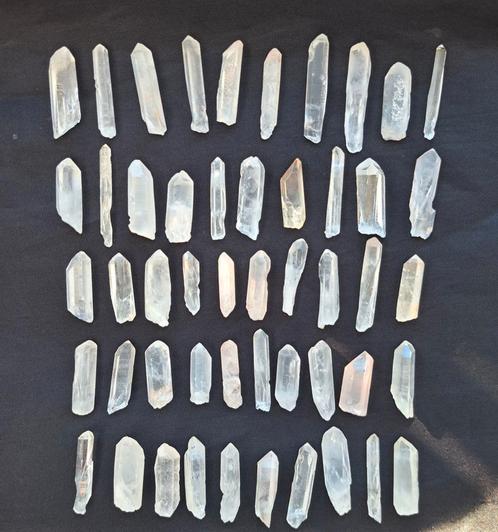 Bergkristal puntjes 40 voor €10! Edelstenen punt verzameling, Verzamelen, Mineralen en Fossielen, Mineraal, Ophalen of Verzenden